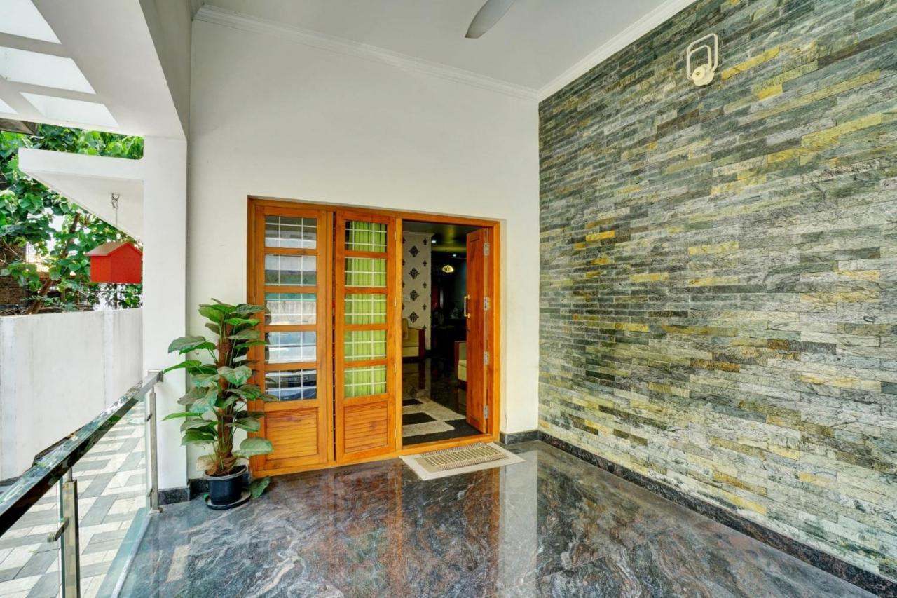 Collection O 81026 Suqoon Premium Stays Kochi Exterior foto