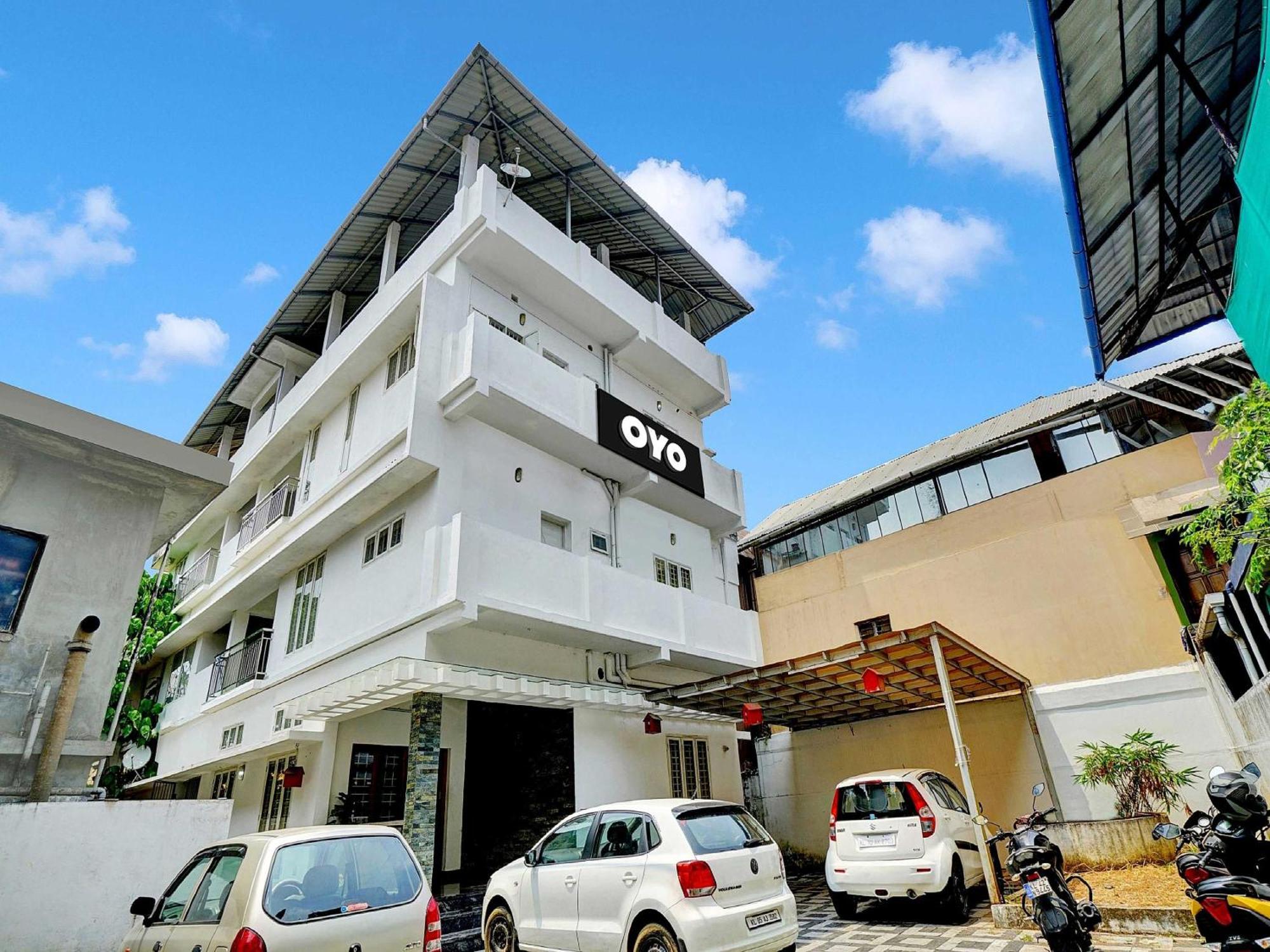 Collection O 81026 Suqoon Premium Stays Kochi Exterior foto